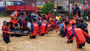 Video: Bão Rai đã quật tơi bời trước khi rời khỏi Philippines vào 18-12