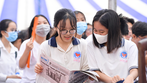 Video: 3.000 học sinh miền Tây tham dự tư vấn tuyển sinh hướng nghiệp 2021