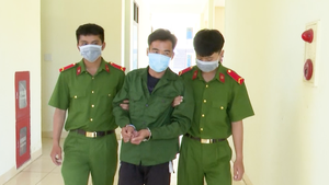 Video: Bắt nam thanh niên dùng xe máy chở 20 bánh heroin đi bán