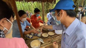 Video: Tour du lịch đến Cần Giờ, Củ Chi dành cho y bác sĩ tuyến đầu chống dịch