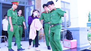 Video: Tạm giam cựu kế toán trưởng CDC Bình Phước do liên quan vụ lập hồ sơ hợp thức việc đấu thầu