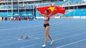 Video: Mỹ Tiên khóc nức nở sau khi cán đích, giành HCV SEA Games 32