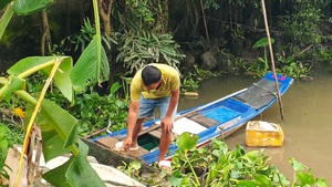 Điều tra nguyên nhân bé gái chết dưới sông Sài Gòn