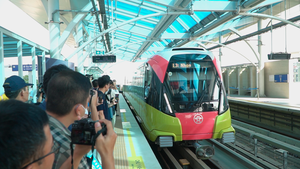 Metro Nhổn - ga Hà Nội ngày đầu hoạt động, chi tiết giá vé và giờ chạy tàu
