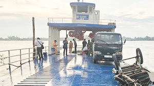 Kết quả xác minh bước đầu vụ tàu biển tông phà ngang trên sông Vàm Nao