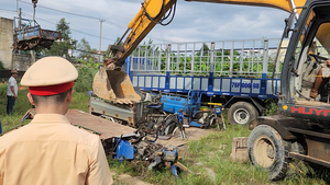 Công an TP Quảng Ngãi bắt giữ, tiêu hủy hàng chục xe ba bánh ‘5 không’