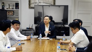 Lãnh đạo Đại sứ quán Việt Nam gặp gỡ Ban tổ chức, đoàn doanh nghiệp Vietnam Phở Festival 2025