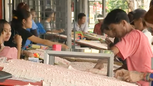 Thái Lan: Mua vé số không trúng cũng có tiền dưỡng già, tuổi 55 được hưởng