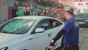 Khu du lịch Núi Sam bố trí lại điểm bán vé, cấm hàng rong và chèo kéo du khách