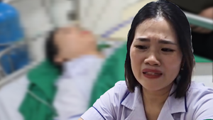 Nữ điều dưỡng kể giây phút người đàn ông cầm dao vào bệnh viện 'gặp ai đâm nấy'