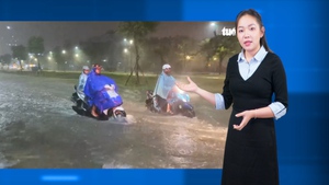 Thời tiết đêm 24 ngày 25-10: Trung Bộ vẫn còn mưa to
