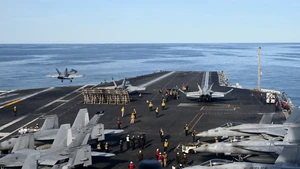 Ông Trump điều tàu sân bay lớn nhất thế giới đối phó tội phạm ma túy