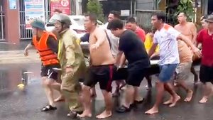 8 người ngạt khí nguy kịch trong một ngôi nhà tại Đà Nẵng