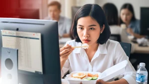 Thói quen tai hại của gần 50% dân công sở vào buổi trưa, bạn có nằm trong số đó?