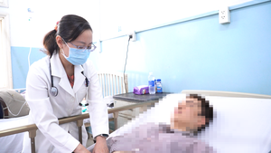 Video nạn nhân bị ngộ độc sau ăn bánh mì ở TP.HCM kể lại sự việc