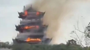 Cháy dữ dội tại ngôi chùa cổ hơn 1.500 năm tuổi ở Trung Quốc