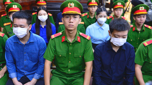 Video tòa tuyên án hoa hậu Thùy Tiên, Quang Linh, Hằng Du Mục vụ kẹo Kera