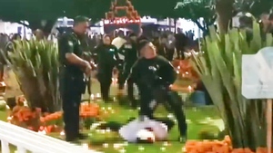 Một thị trưởng bị ám sát khi dự lễ thắp nến 'Ngày của Người chết' tại Mexico