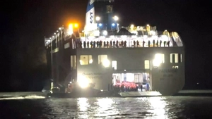 Phà chở 267 người mắc cạn tại đảo hoang ngoài khơi Hàn Quốc