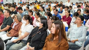 Chương trình 'Lên số - Lên đời' tập huấn thuế và kỹ năng số cho hộ kinh doanh