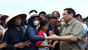 Thủ tướng Phạm Minh Chính thăm vùng lũ Tây Hòa và Hòa Thịnh