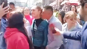 Nữ Tổng thống Mexico bị người đàn ông say xỉn quấy rối trên đường phố thủ đô