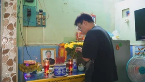 Tiếp sức đến trường: Mồ côi cả cha lẫn mẹ, Thiên Phúc làm thêm đủ nghề để có tiền đi học