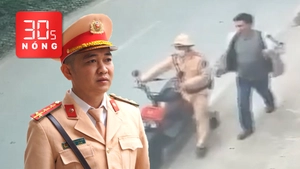 Bản tin 30s Nóng: Đại úy CSGT bị đẩy vào đầu xe tải kể lại khoảnh khắc thoát chết