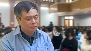 Khởi tố hiệu trưởng và 2 cán bộ Trường cao đẳng Du lịch Hà Nội vụ 'xà xẻo' tiền A80 của sinh viên