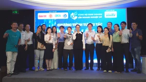 Chương trình ‘Lên Số – Lên Đời’ đồng hành với các hộ kinh doanh phường Cầu Kiệu