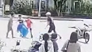 Xác minh clip người đàn ông đánh 3 cháu bé giữa đường ở Quảng Ngãi