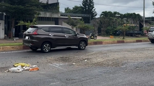 Ổ gà dày đặc trên đường tránh Tây Buôn Ma Thuột, tai nạn rình rập người đi đường