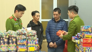 Khởi tố 3 người mua bán, tàng trữ gần 500kg pháo nổ các loại
