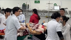 Bệnh viện thông tin tình trạng sức khỏe của các nạn nhân vụ lật xe ở Lào Cai