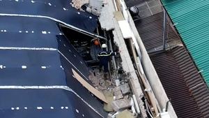 Hiện trường vụ sập dầm mái nhà làm một công nhân tử vong ở Đà Lạt