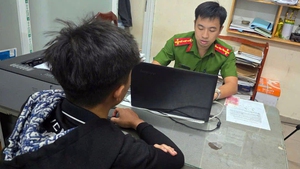 Mâu thuẫn từ chuyện cùng quen một bạn nữ, nam sinh bị đánh nứt sọ, công an vào cuộc