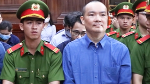 Tuyên án đối với giám đốc Trung tâm dạy nghề lái xe Sài Gòn và 12 bị cáo