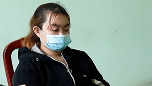Bảo mẫu đánh liên tiếp vào mặt bé gái 2 tuổi ở Tiền Giang khai gì khi bị tạm giữ?