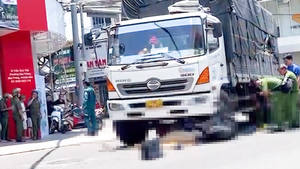 Tai nạn ở trung tâm TP Nha Trang, một phụ nữ đi xe máy tử vong