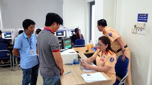 Cảnh sát giao thông TP.HCM tổ chức sát hạch lái xe đợt đầu tiên