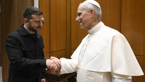 Tổng thống Ukraine Zelensky lần đầu gặp Giáo hoàng Leo XIV tại Vatican