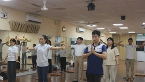 Góc nhìn trưa nay | Sinh viên ‘chữa lành’ bằng thiền