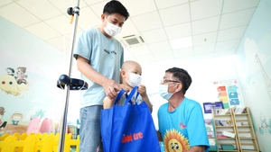 Những liều thuốc tinh thần cho bệnh nhi ung thư dịp Tết Thiếu nhi
