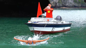 Kình ngư Ánh Viên cùng Đỗ Kim Phúc lập kỷ lục đặc biệt ở vịnh Hạ Long