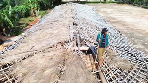 Nhà truyền thống hơn 3,4 tỉ sử dụng một năm đã xuống cấp, đang chờ sửa thì đổ sập