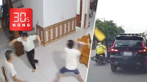 Bản tin 30s Nóng: Chồng dùng cây lau nhà đánh vợ nhập viện; Phạt tài xế ô tô mở cửa ẩu hơn 20 triệu