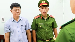 Nguyên Chánh văn phòng UBND huyện Bù Đăng bị bắt vì tham ô tài sản