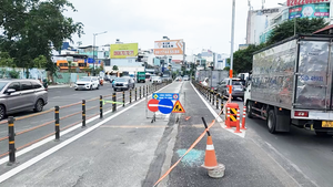 Điều chỉnh dải phân cách đường Cộng Hòa, người dân vào nhà ga T3 Tân Sơn Nhất đỡ đi đường vòng