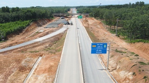 Tiến độ cao tốc Vạn Ninh - Cam Lộ nối Quảng Bình và Quảng Trị trước ngày sáp nhập tỉnh