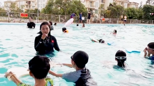 Góc nhìn trưa nay: Cô giáo miền Tây 10 năm dạy bơi miễn phí